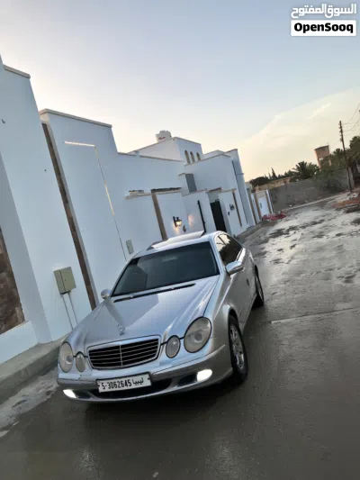 Mercedes Benz E-Class E 200 3