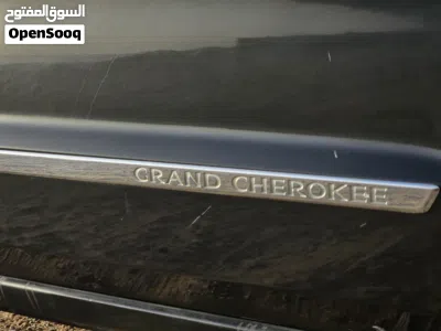 Jeep Grand Cherokee Laredo 2