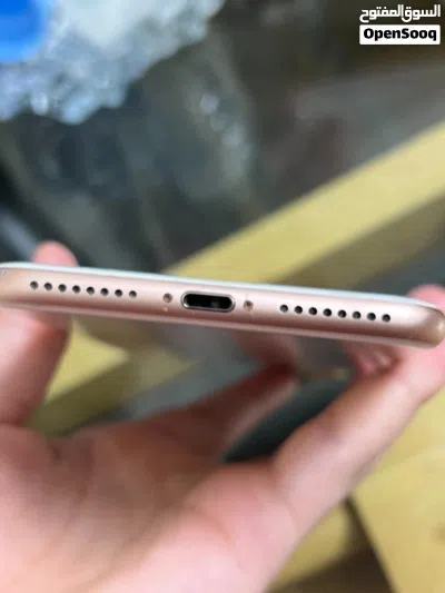 للبيع iPhone 8 Plus – 256GB سعة 256 جيجا الجهاز نظيف جدًا، بدون أي خدش لم يُفتح أو يُصلح من قبل جميع 3