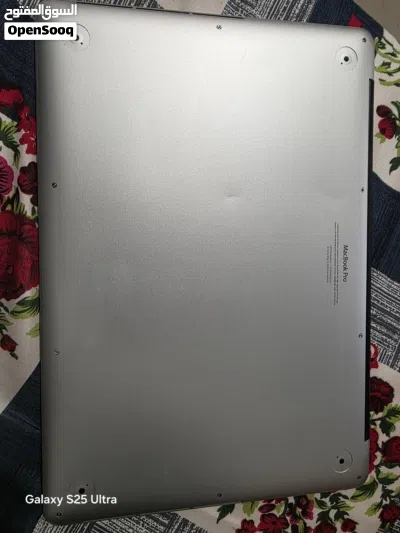 apple brand macbook pro. i7 processor 4