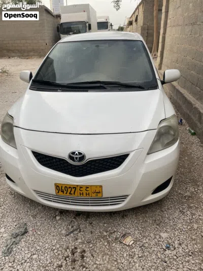 Toyota Yaris Basic 4