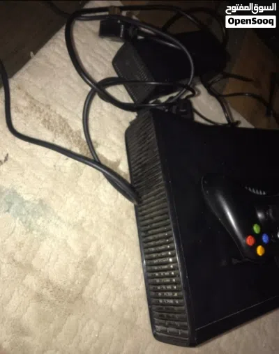 اكس بوكس 360 معدل (مهكر) نضيف 260 ريال كل أغراضه اصليه احمل لك اي لعبه تبيها الرقم مو حقيقي تواصلوا 2