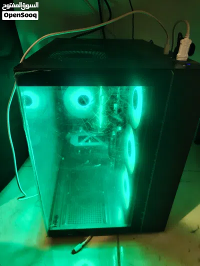 gaming PC RTX 5070 + monitor 27 inch 3