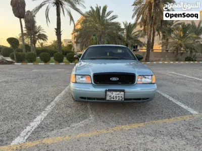 Ford Crown Victoria LX 4