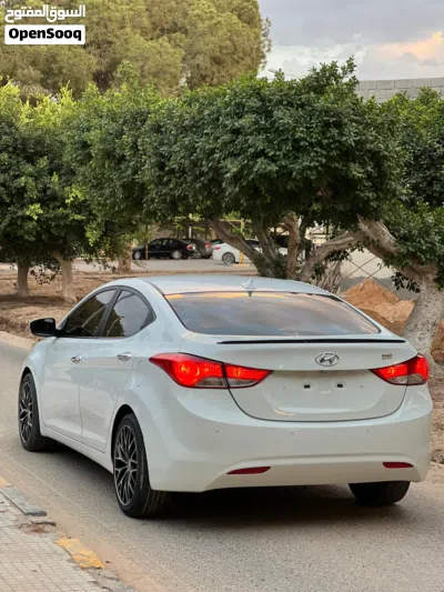 Hyundai Avante Standard 3
