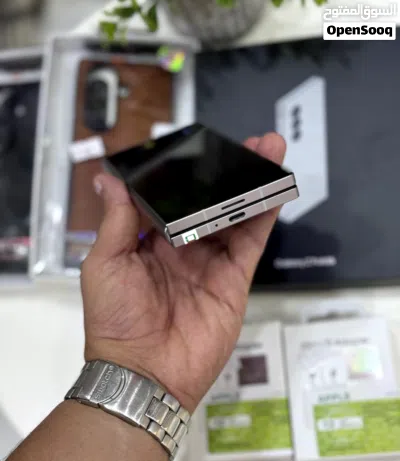 عرض خاص : Samsung Z fold 6 512gb هاتف بحالة الوكالة بدون اي شموخ أو مشاكل مع ضمان 4