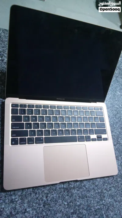 لابتوب أبل 4