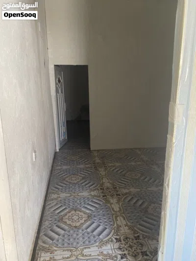مشتمل تجاوز للبيع او الإيجار /المعقل/50 حوش 4