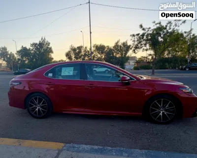 Toyota Camry SE 3