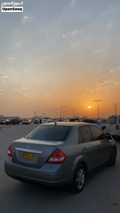 Nissan Tiida 4