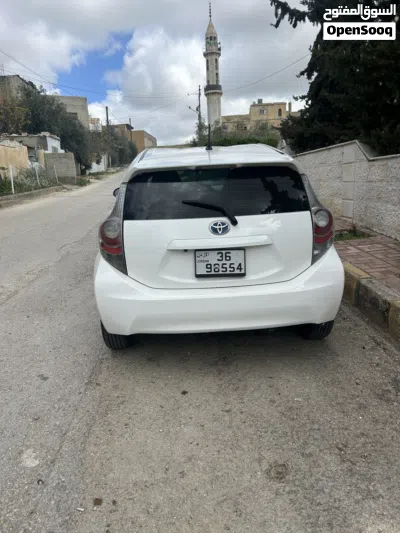 Toyota Prius Prius C 2