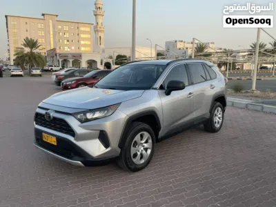 Toyota RAV 4 LE 4