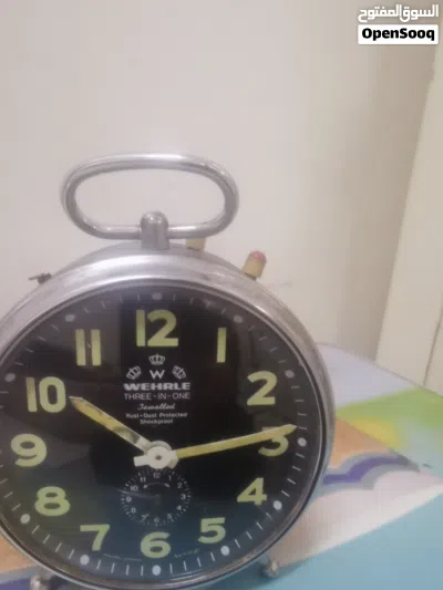 ساعة قديمة جدا ويرلي مع تلفزيون 3