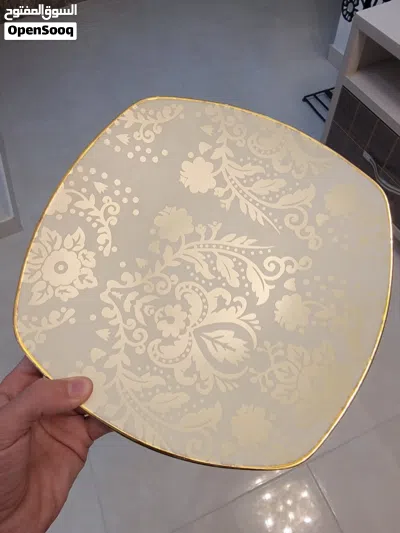 صحن بورسلان فرنسي فاخر وأصلي من ماركة ليموج(Limoges France)القطعة مزخرفة بنقوش مذهبة من الذهب عيار22 2