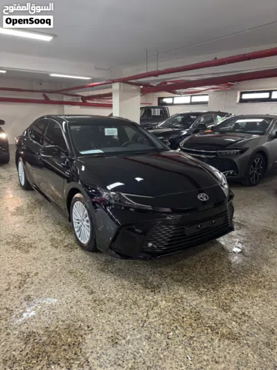Toyota Camry E Plus HEV 2