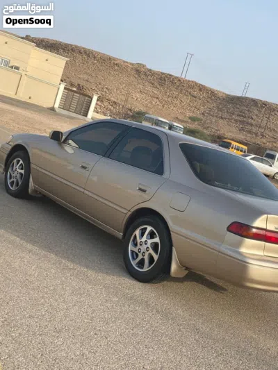 Toyota Camry XLI 2