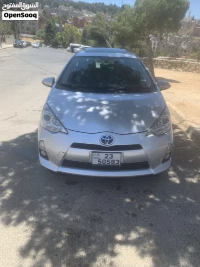 Toyota Prius Prius C 3
