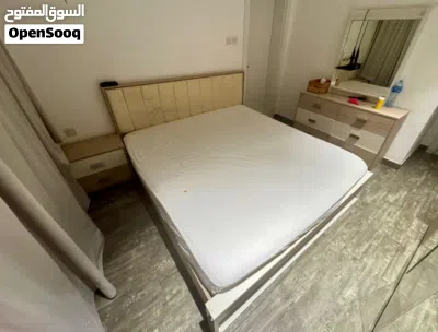 للبيع غرفة نوم كاملة مع فرشه 3