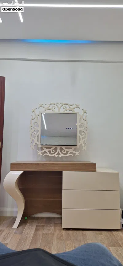غرفه نوم شبه جديده بفراشها ماليزيه اصليه 5 قطع 4