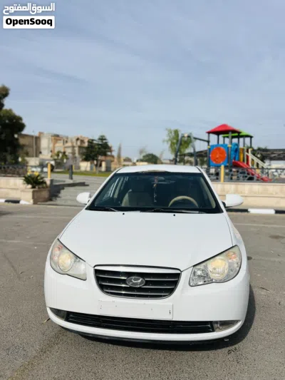 Hyundai Avante SE 2