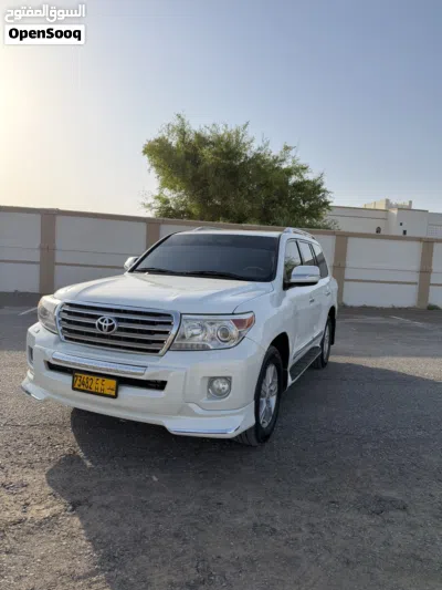Toyota Land Cruiser GXR 2