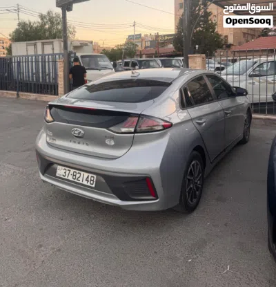 هيونداي ايونيك Standard 2