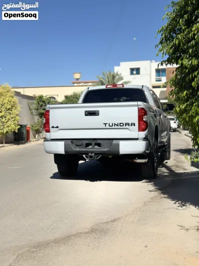Toyota Tundra SR5 3