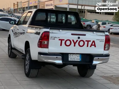 Toyota Hilux SR5 4