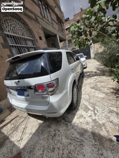 Toyota Fortuner SR5 3