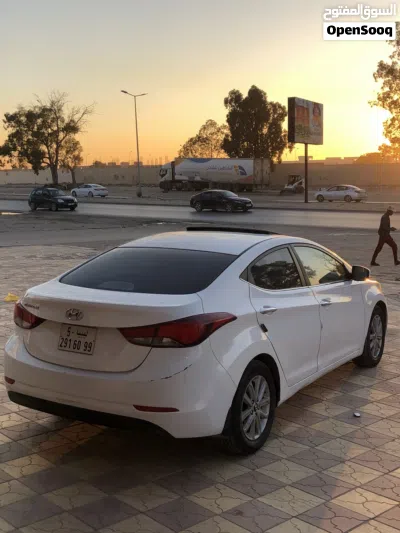 Hyundai Elantra Sport 4