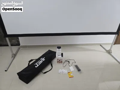 120 inch screen with projector شاشة عرض سينمائية 120 بوصة مع بروجكتور 4