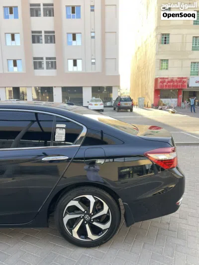 Honda Accord Touring 4