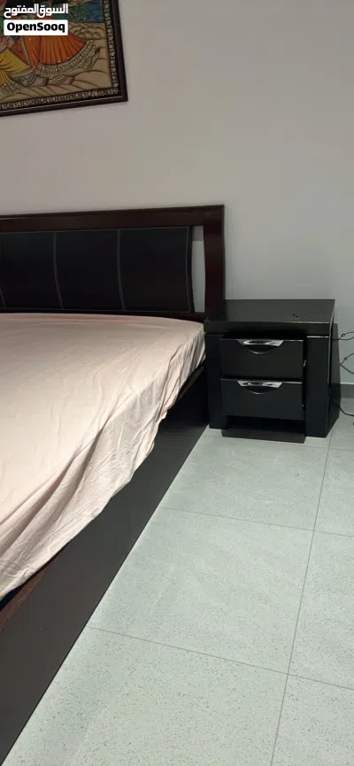 King size bed with hydraulic storage, mattress and 2 bedside tables 4