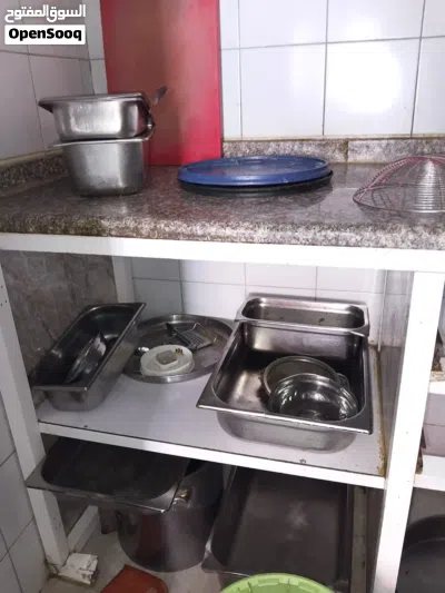 عدة مطعم للبيع 2
