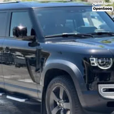 Land Rover Defender 130 X-Dynamic 2