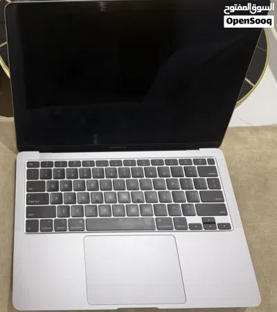 Apple MacBook Air (Retina, 13-inch, 2020) 2