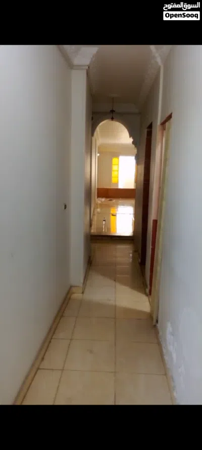 شقه للبيع بالازاريطه رؤيه جانبه للبحر 2