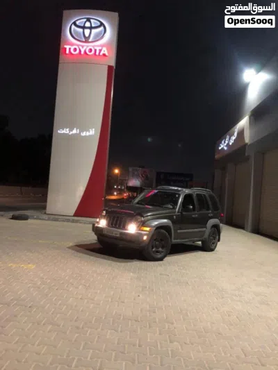 Jeep Liberty Standard 2