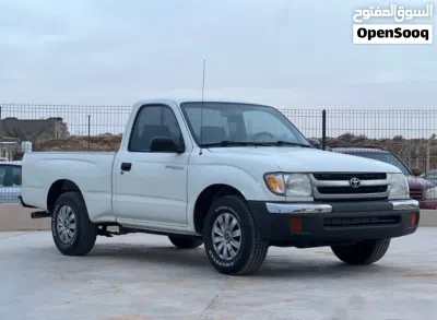 Toyota Tacoma SR 4