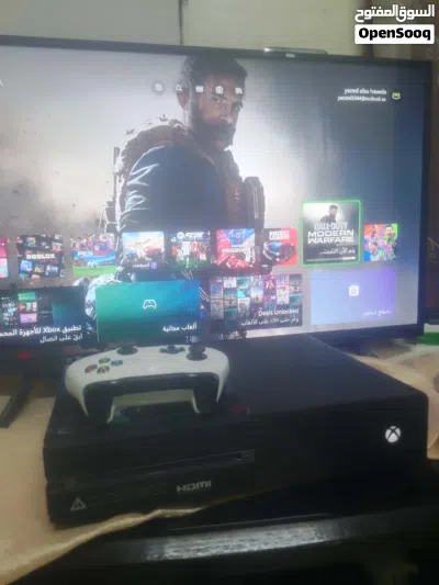 اكس بوكس ون لحاله ممتازه Xbox one 500GB Excellent condition Xbox One S controller 2