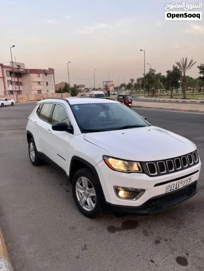 جيب كومباس Latitude 3