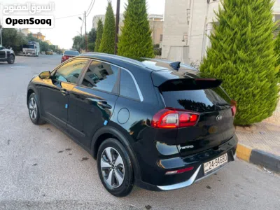 Kia Niro EX 4