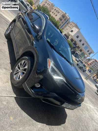 Toyota RAV 4 XLE 2
