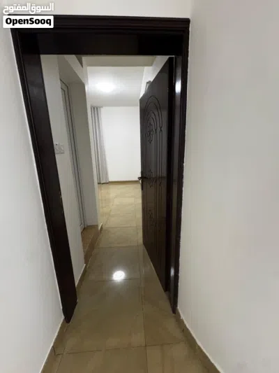 شقة عائلية للإيجار في الموالح الجنوبية Family Apartment for Rent in Al Mawaleh South 3