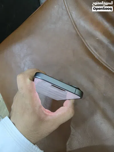 ايفون 17 شبه جديد مشحون مرتين فقط بسعر 300ر قابل للتقسيط 3