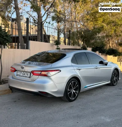 Toyota Camry GLE-X 3