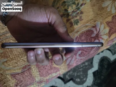 جلاكسي s21 plas 5G جديد ناقصله الكرتون خط فقط مضمون من التوسع وبسعر عررررطه 4