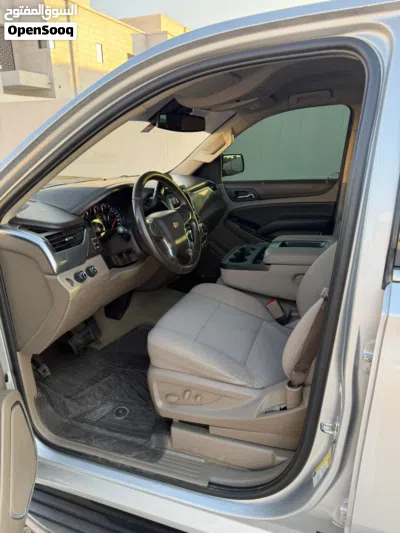 Chevrolet Suburban Standard 2