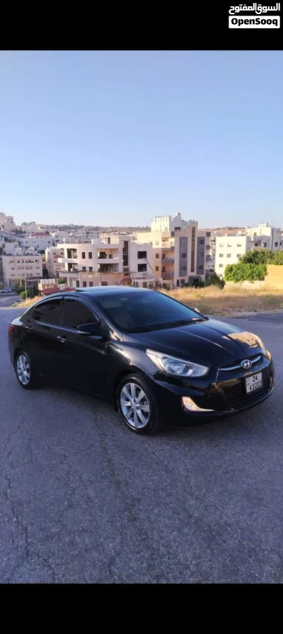 Hyundai Accent SEL 2