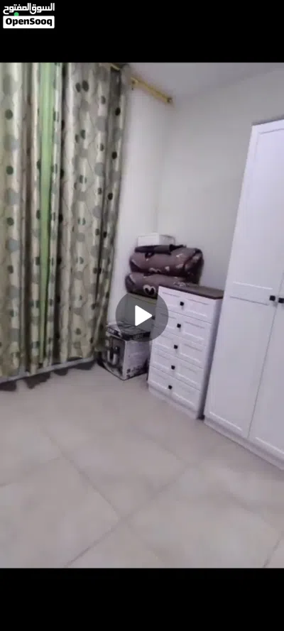 غرفة نوم كلاسيكية نضيفه جدا جدا جدا مستعمله فتره قليله شاهد الفيديو 2
